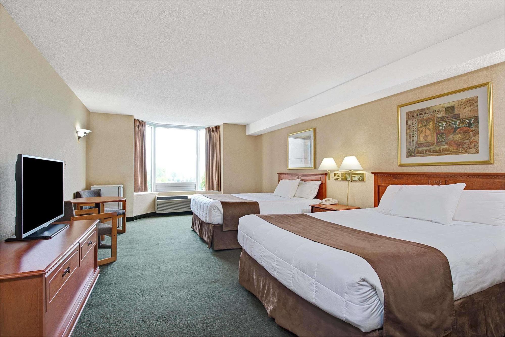 Ramada By Wyndham Niagara Falls Near The Falls Eksteriør bilde